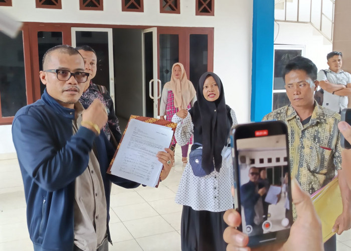 Hearing Komisi I DPRD Kota Bengkulu dengan PT Hong Ming Ricuh, Jubir Warga Dilarang Masuk