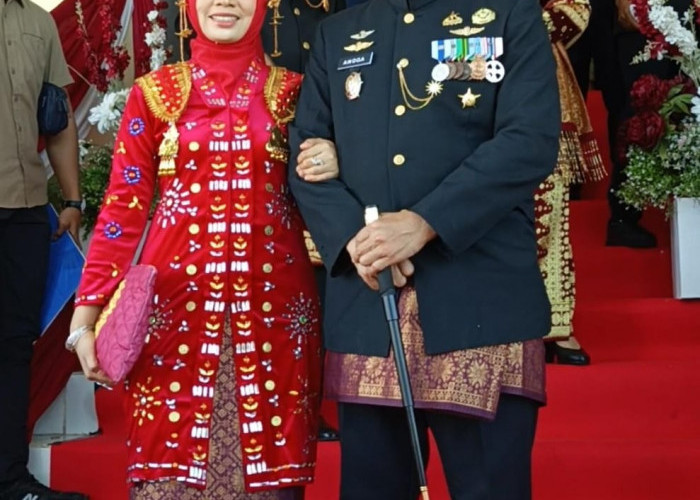 Dandim 0408/BS Bersama Istri Ikuti Rangkaian HUT Kaur ke-23 