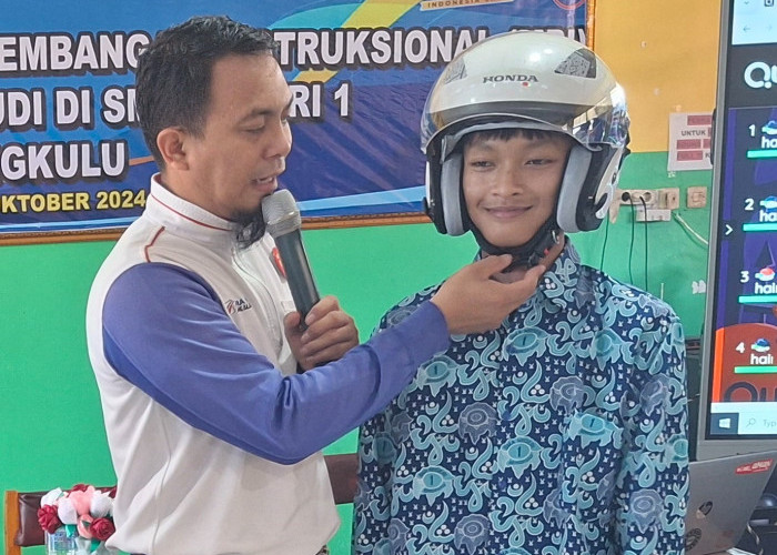 Agar Aman dan Nyaman Saat Naik Sepeda Motor, Ini Tips Memilih Helm dan Sepatu dari Astra Motor Bengkulu