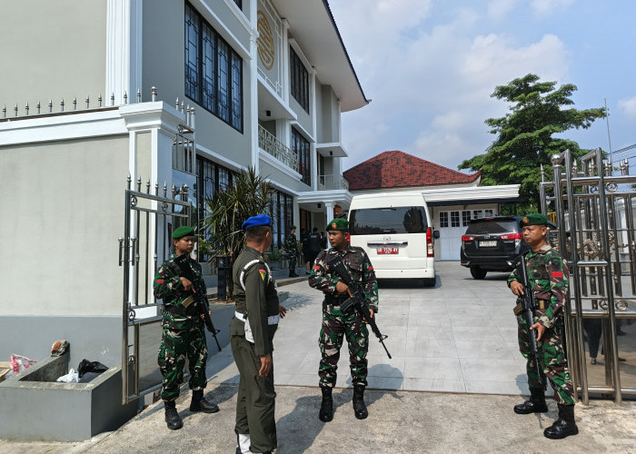 Dikawal TNI, Penyitaan Rumah Mewah dan Mobil Sport Milik Bebby Hussy Berlangsung Lancar