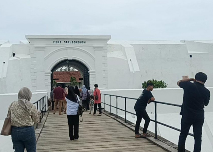 Libur Nataru, Wisatawan Padati Tempat Bersejarah di Bengkulu