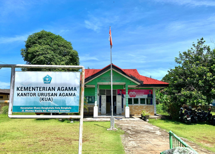  Simbol Jaga Bumi, Calon Pengantin di Bengkulu Bawa Bibit Buah Saat Daftar Nikah