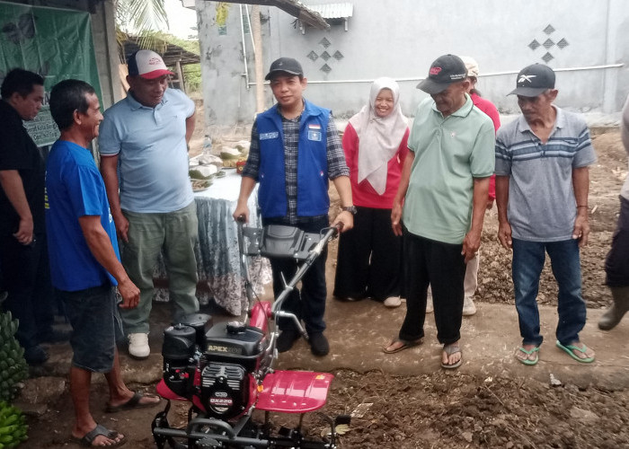 Manfaatkan Lahan Tidur, Warga Kelurahan Surabaya Dapat Bantuan 1 Unit Cultivator dari Walikota