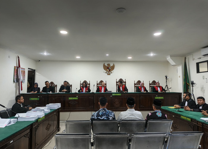 Terjerat Kasus Korupsi Dana Pilkada Rp39 Miliar, Mantan Gubernur Rohidin Mersyah Dituntut 8 Tahun Penjara 