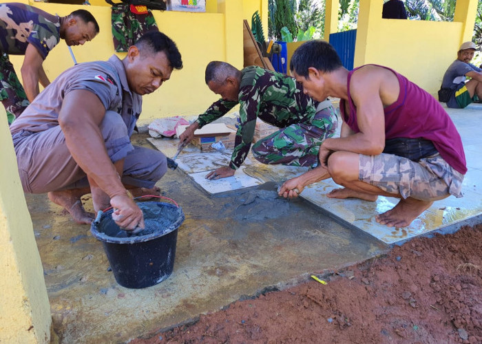 Satgas TMMD Bengkulu Utara Bersama Masyarakat Rehab Posyandu Dusun Sinar Selatan 