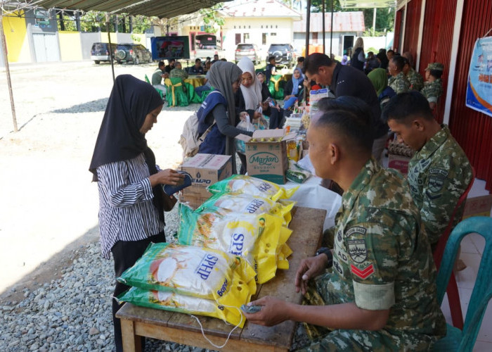Pasar Murah Kodim 0408 Bengkulu Selatan Diserbu Warga Manna