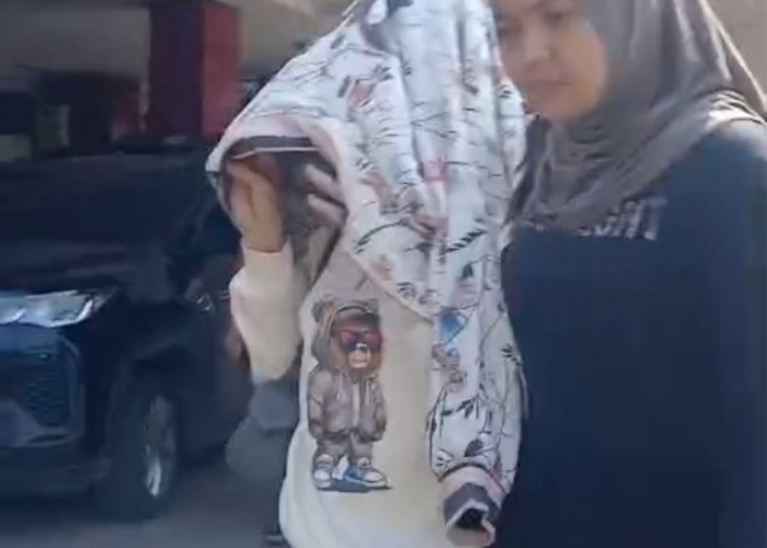 Cik Oboy alias Yeyen Dijemput Paksa di Lampung, Kasus Investasi Bodong Bengkulu
