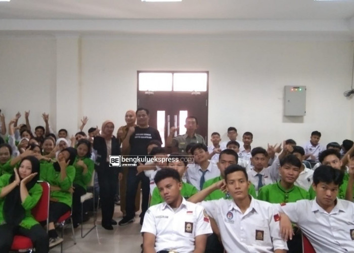 Sosialisasi Internet CAKAP Sasar Pelajar SMKN 7 Kota Bengkulu