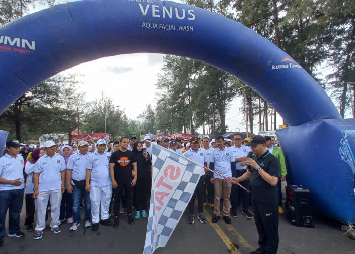 Ribuan Masyarakat Bengkulu Meriahkan Launching Car Free Day Rafflesia di Pantai Panjang