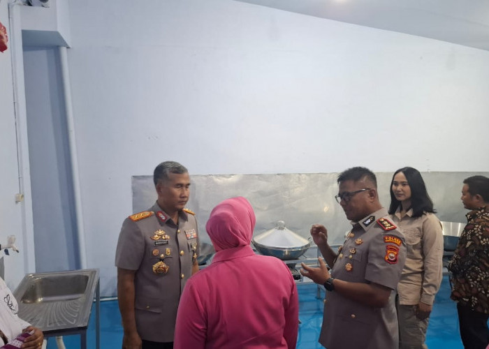 Kapolda Bengkulu Tinjau Dapur SPPG Polres Rejang Lebong, Siap Penuhi Gizi 3.300 Pelajar