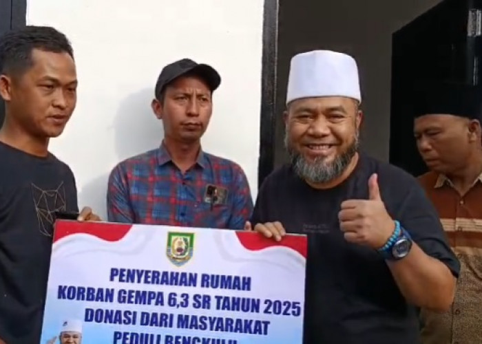 9 Unit Rumah Selesai Dibangun, Gubernur Helmi Langsung Serahkan ke Korban Gempa
