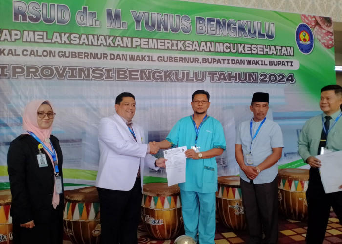 Pasangan Calon Bupati Mukomuko, Edwar - Ruslan Lakukan Pemeriksaan Kesehatan di RSMY Bengkulu