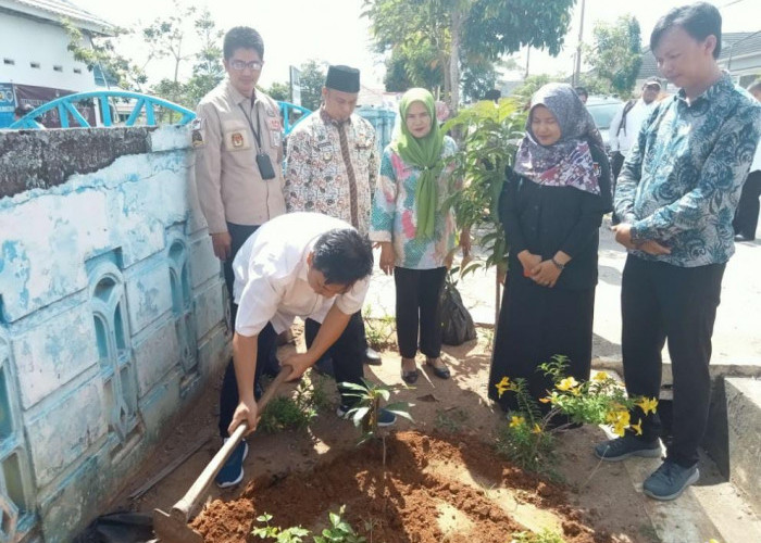 KPU Kota Bengkulu Tanam 6.895 Bibit Pohon Secara Serentak