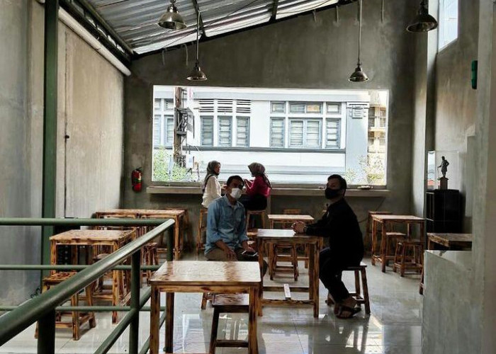 Berburu Kuliner di Teras Braga Bandung, Makan Sambil Menikmati Keramaian Jalan Braga