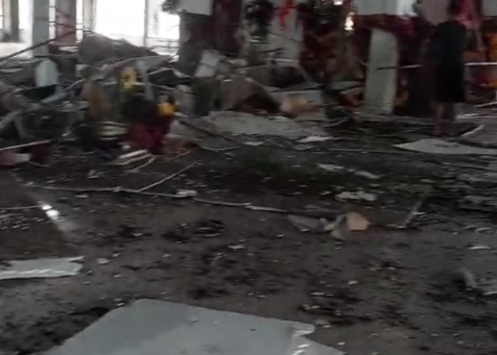 Plafon Gedung Balai Buntar Ambruk Akibat Gempa 6,3 SR