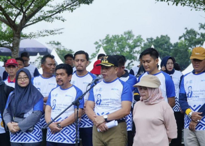 Meriahkan HUT Kementerian BUMN ke-25, PLN Ajak BUMN dan Masyarakat di Sarolangun Jalan Sehat Bersama