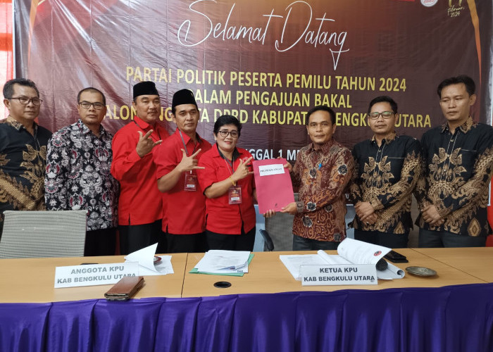 PDIP Parpol Pertama Daftarkan Bacaleg ke KPU Bengkulu Utara 