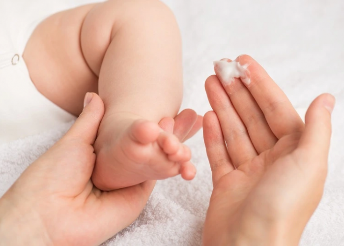 Begini Cara Memilih Skincare untuk Bayi Baru Lahir, Ini Rekomendasinya!