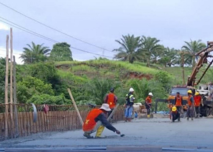  Finishing Dikebut, Jembatan Sekunyit Kecil Ditarget Awal Mei Bisa Dilalui