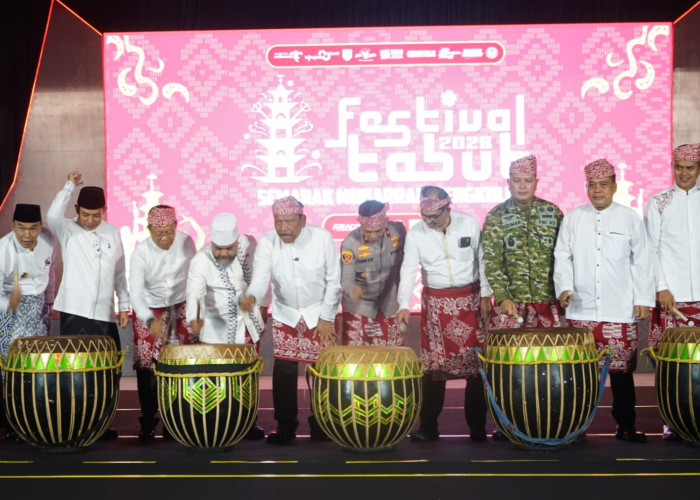 Festival Tabut Bengkulu Resmi Dibuka, Gubernur Helmi Hasan Gagas Event Baru “Semarak Merah Putih”