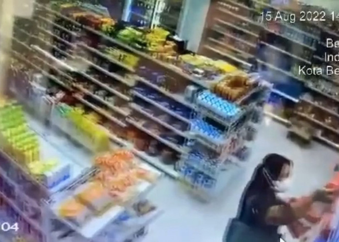 Emak-emak Terekam CCTV Mencuri Susu Bayi