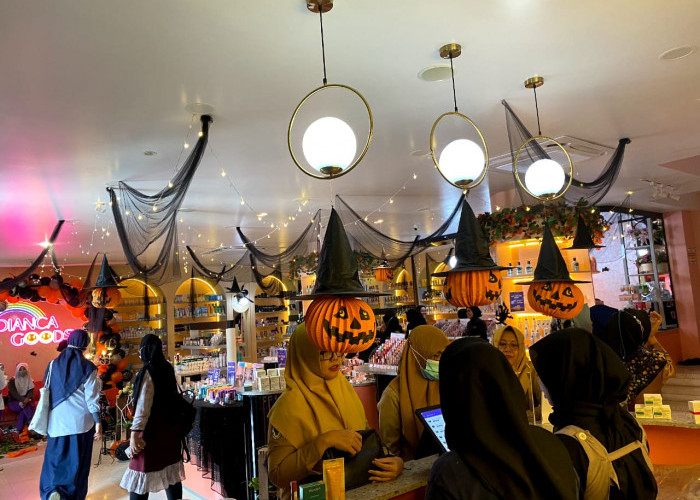Saksikan Event Promo Kosmetik Tema Halloween di Dianca Goods Bengkulu, Bisa Coba Skin Analyzer Gratis