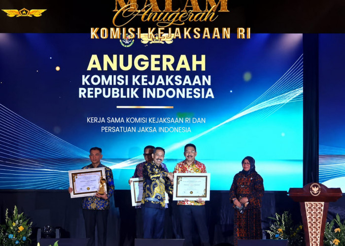 Kejati Bengkulu Sabet Penghargaan Nasional Kinerja Terbaik Ketiga dari Komisi Kejaksaan RI