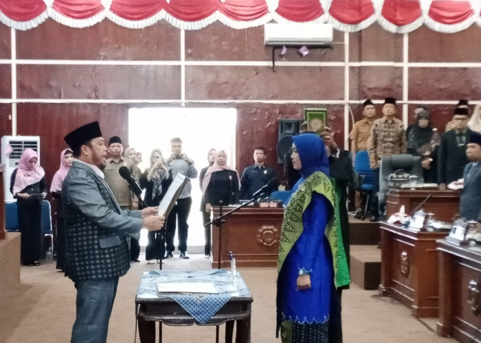 PAW Parizan Harmedi, Husnul Khotimah Dilantik sebagai Anggota DPRD Kota Bengkulu