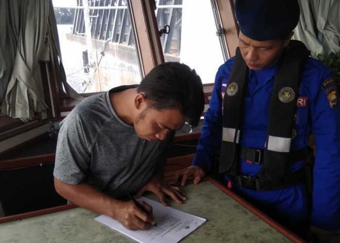  Ditpolairud Polda Bengkulu Lakukan di Perairan Pulau Baai, Tekankan Keselamatan Pelayaran dan Nelayan