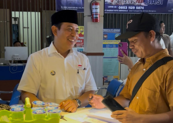 Sidak Dukcapil, Wali Kota Bengkulu Pastikan Pelayanan Publik Tak Terganggu