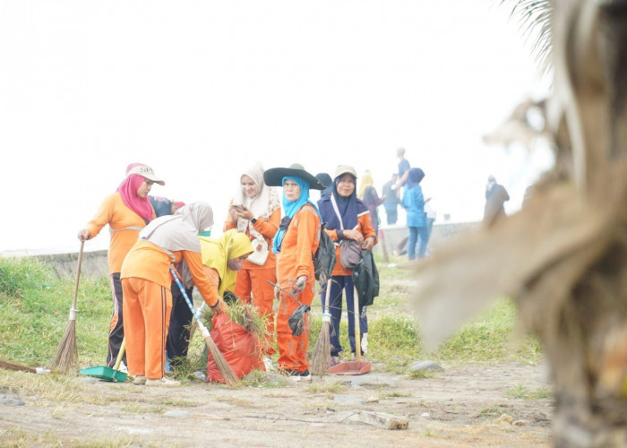 Jaga Kebersihan Wisata Selama Libur Lebaran, Petugas DLH Kota Bengkulu Disiagakan