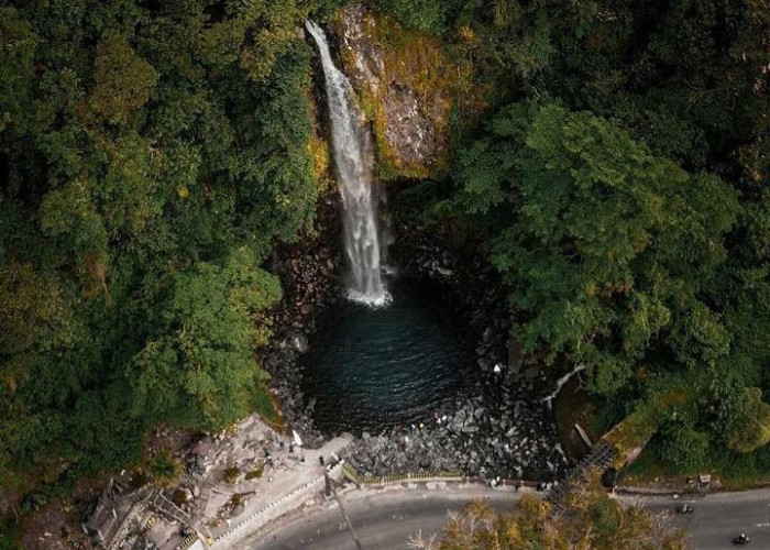 Singgah Sejenak Menikmati Keindahan Air Terjun Lembah Anai di Kaki Gunung Singgalang 