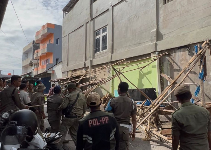 Kembalikan Fungsi Trotoar, Satpol PP Kota Bengkulu Tindak Tegas PKL Nakal 