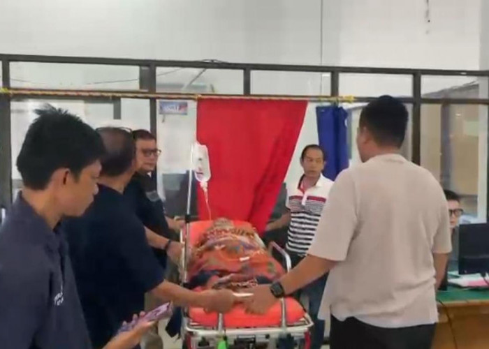  Tak Biarkan Warga Kesulitan Berobat, Bupati Rifai Turun Tangan Urus KTP dan BPJS