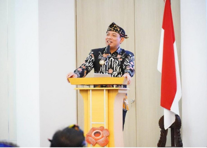 Ciri Khas Unik dan Keren, Wali Kota Ajak ASN Pemkot Bengkulu Pakai Kbek Palak