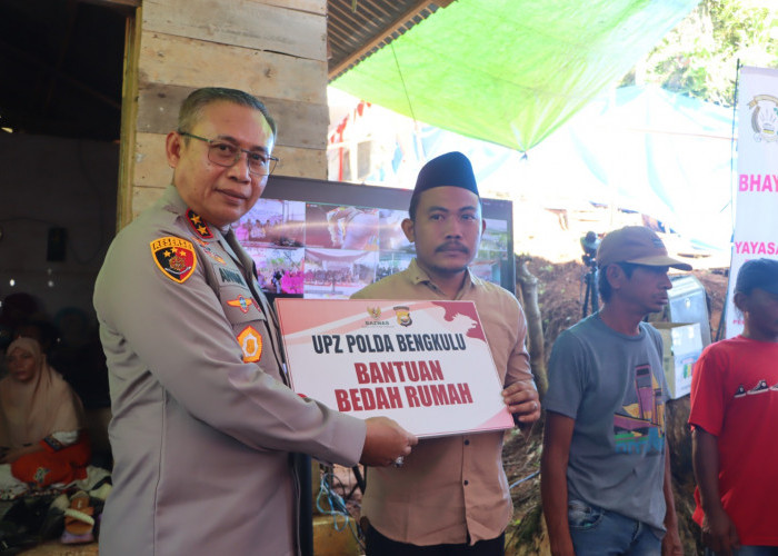 Warga Kota Bengkulu Terima Bantuan Bedah Rumah Dari Polda Bengkulu