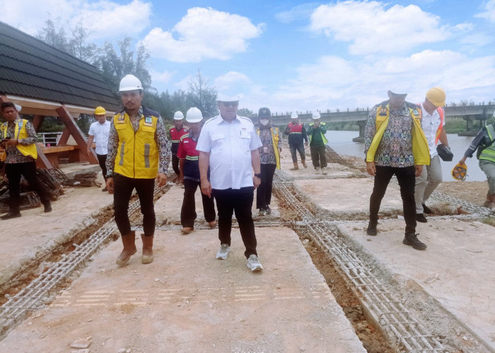 Pj Walikota Bengkulu Tinjau Pengerjaan Rehabilitasi Kota Tuo, Ditarget Selesai Akhir Tahun