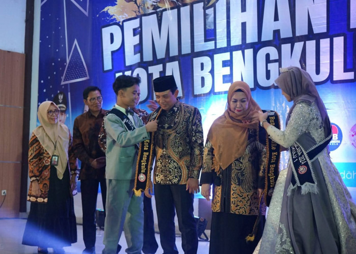 Dedy Wahyudi Dinobatkan Sebagai Ayah Genre Kota Bengkulu, Dian Fitriani Jadi Bunda Genre