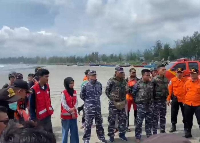 TNI AL Lanal Bengkulu Ikuti Latsar Gabungan di Pantai Jakat