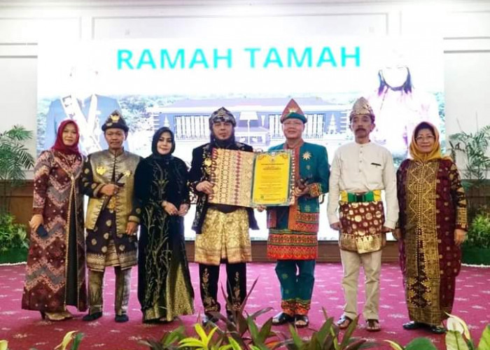 Kesultanan Palembang Anugerahi Gubernur Bengkulu Gelar Bangsawan