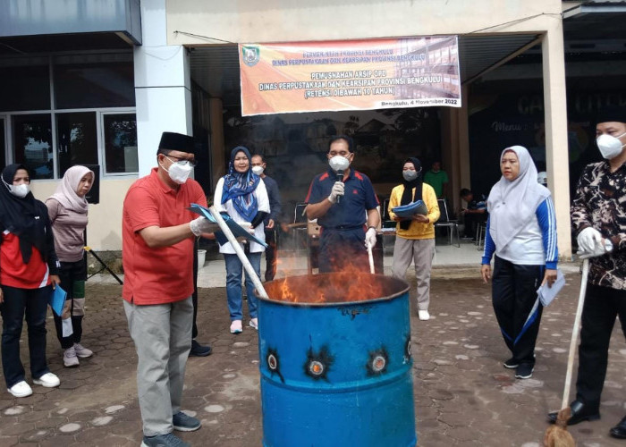 Dinas Perpustakaan dan Kearsipan Provinsi Bengkulu Musnahkan 143 Dokumen Inaktif