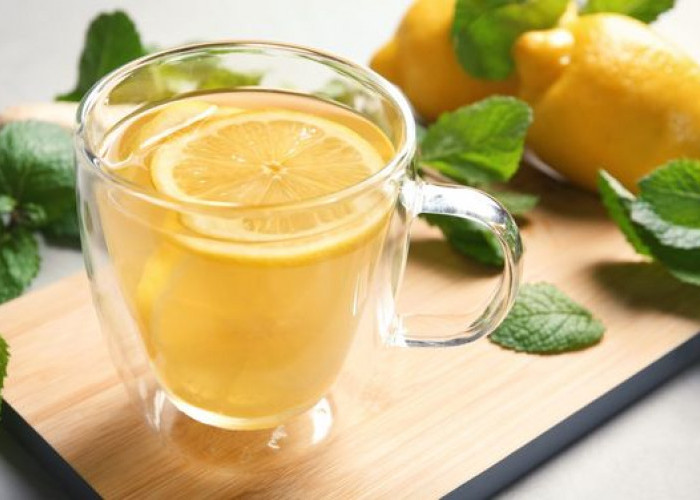 Tak Hanya Menghangatkan dan Membuat Tubuh Lebih Segar, Inilah Manfaat Lain Minum Air Lemon Hangat di Pagi Hari