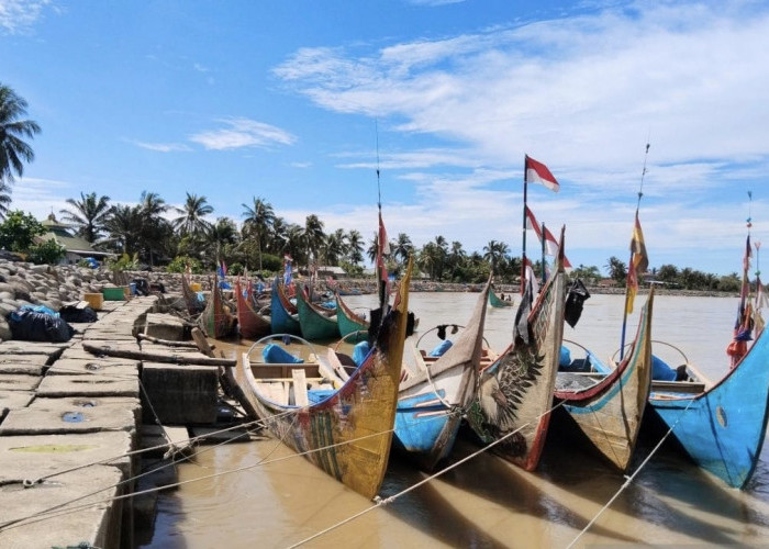 Diterjang Cuaca Ekstrem, Nelayan Koto Jaya Mukomuko Parkir Perahu, Stok Ikan Segar Menipis