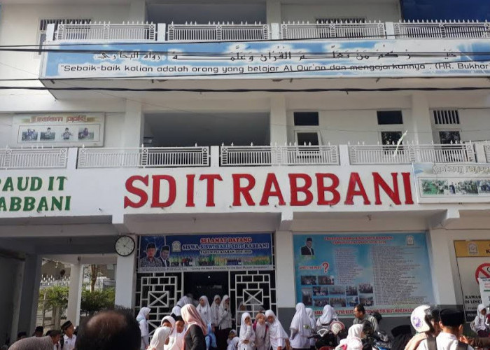 Tiga Guru SD IT Rabbani Mengaku Diberhentikan, Pihak Sekolah Sebut Berdasarkan Evaluasi Kinerja