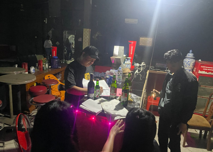 Polsek Ratu Agung Sikat Miras di Pantai Panjang, Puluhan Botol Disita Saat Operasi Dini Hari