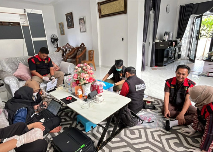 Cari Bukti Tambahan, Jaksa Geledah Rumah Mewah Milik Plt Kadinkes Kota Bengkulu