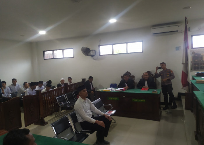 Sidang Saksi Polisi Aniaya Polisi, Terungkap Terdakwa Beraksi Bersama Dua Temannya 