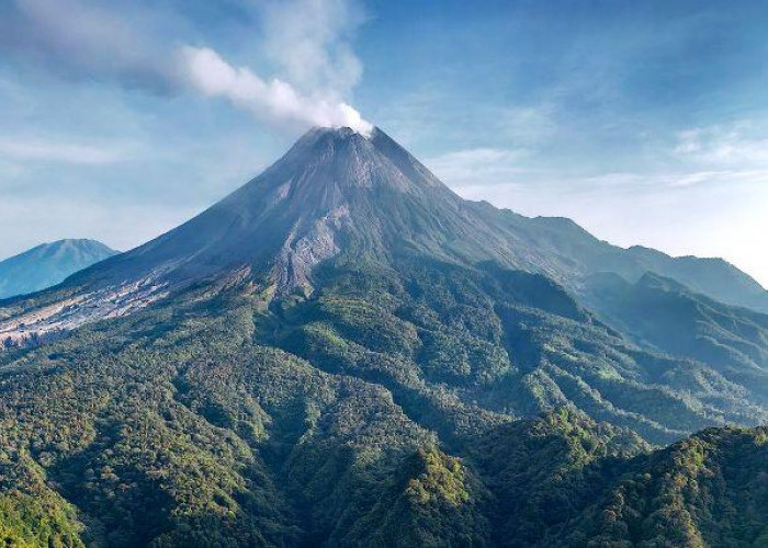 Dikenal Pusat Kerajaan Jin! Inilah Mitos Kawah Gunung Merapi yang Dipercayai Masyarakat Jawa