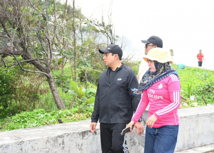 Ciptakan Wisata Ramah Keluarga, Walikota Dedy Perketat Aturan Bagi Pedagang di Pantai Panjang