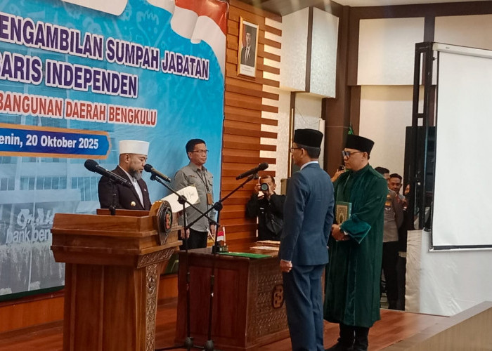 Struktur Pengawasan Bank Bengkulu Diperkuat, Gubernur Helmi Hasan Lantik Komisaris Independen